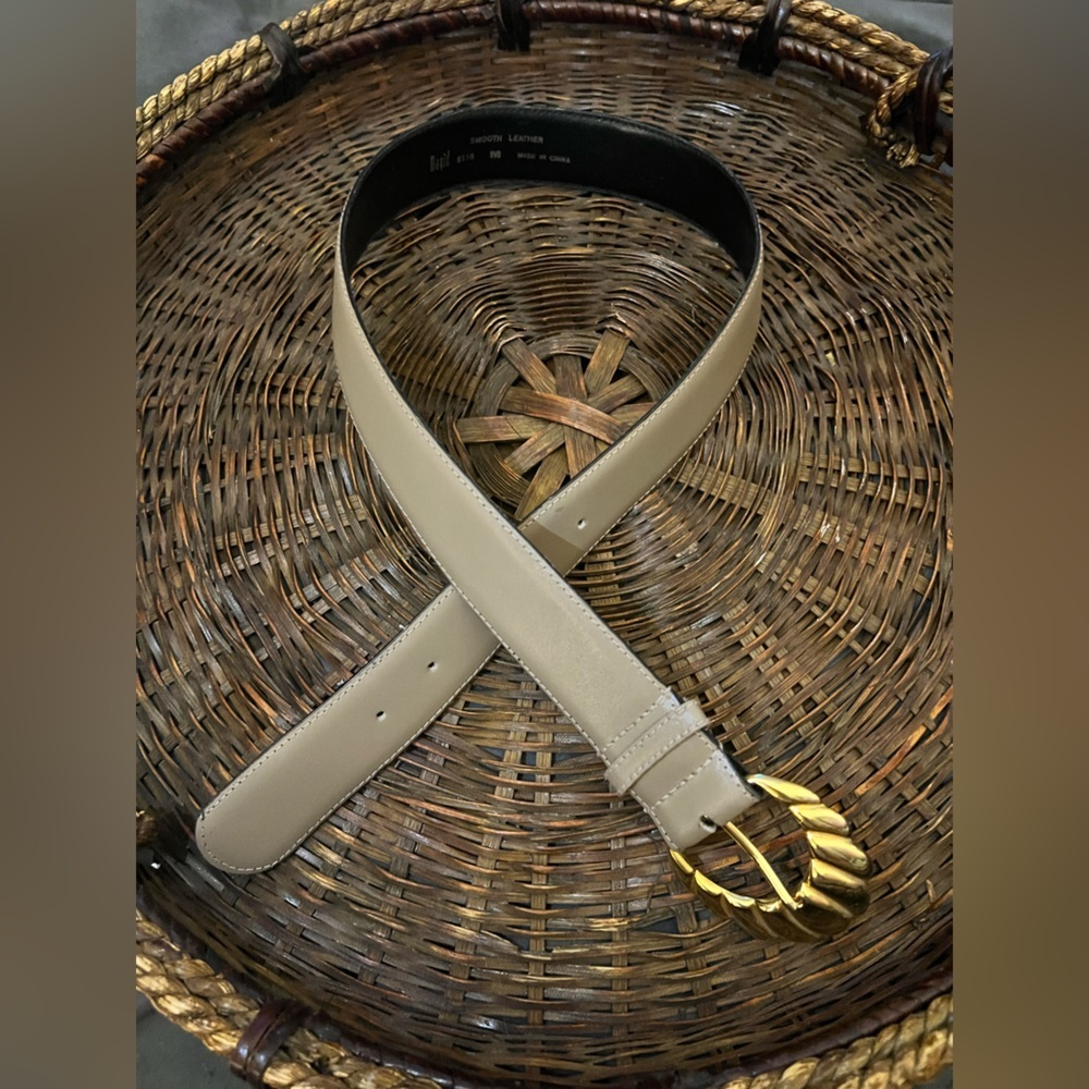 Tan Leather Belt with Gold Buckle by Magid, sz M